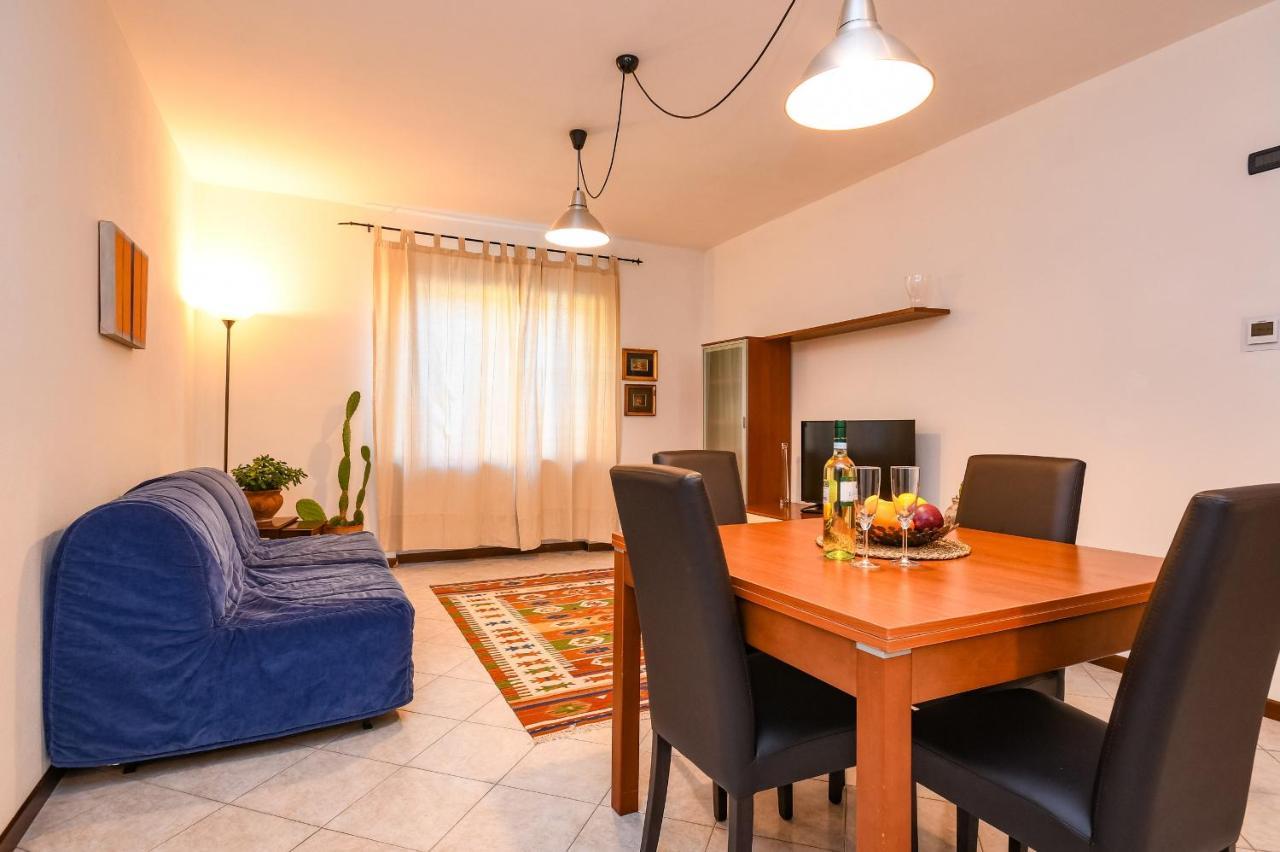 Desenzanoloft Yellow Apartment Desenzano del Garda Exterior photo